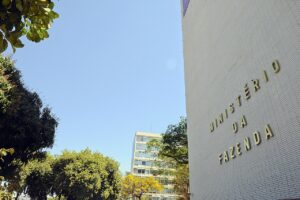 Fachada do prédio do Ministério da Fazenda na Esplanada dos Ministérios, em Brasília
